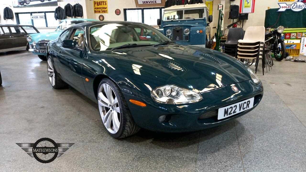 Lot 275 - 1998 JAGUAR XKR AUTO