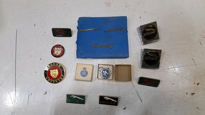 Lot 340 - AA & RAC PATROL INSIGNIA BADGES +JAGUAR LAPEL BADGES