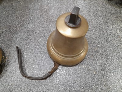 Lot 107 - 1940 LONDON FIRE ENGINE BELL , HEIGHT 11" 10" DIA