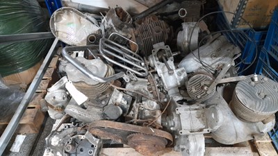 Lot 117 - PALLET OF ASSORTED MOTOR BIKE ENGINES & GEARBOXES