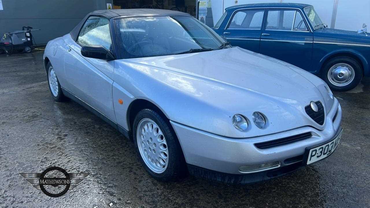 Lot 598 - 1996 ALFA ROMEO SPIDER T SPARK 16 V