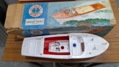 Lot 682 - SCALEX BOATS 415S SPEED BOAT ELECTRIC BOXED