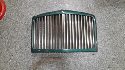 Lot 681 - BENTLEY TURBO R GRILLE GREEN