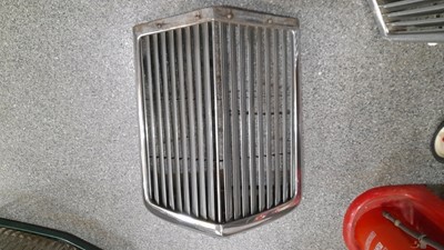 Lot 687 - BENTLEY S2 CHROME GRILLE