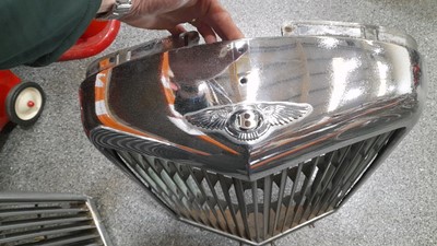 Lot 687 - BENTLEY S2 CHROME GRILLE