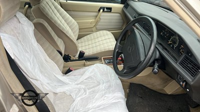 Lot 554 - 1993 MERCEDES 190E AUTO