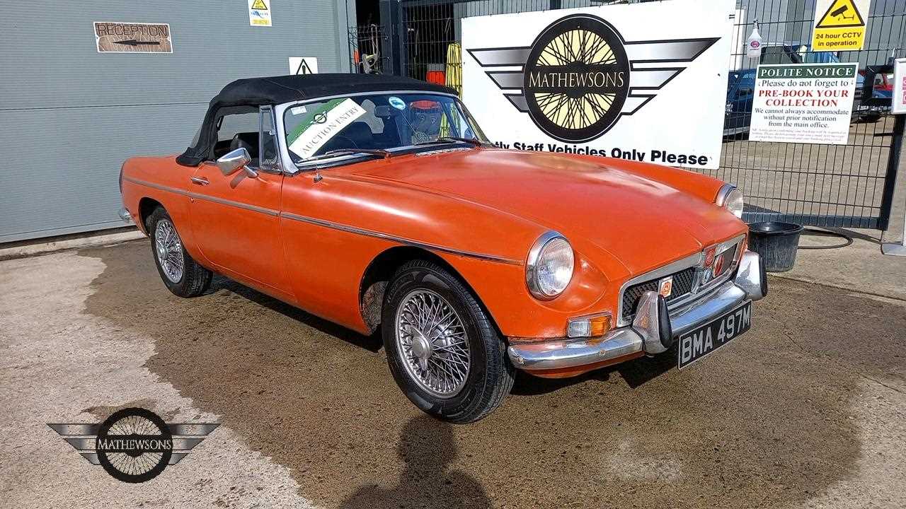 Lot 553 - 1974 MG B