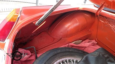 Lot 553 - 1974 MG B