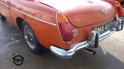 Lot 553 - 1974 MG B
