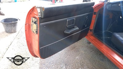 Lot 553 - 1974 MG B
