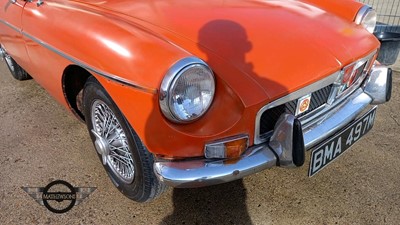 Lot 553 - 1974 MG B