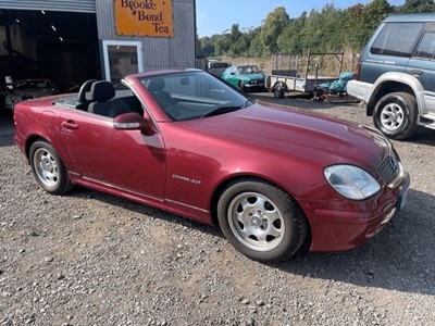 Lot 125 - 2001 MERCEDES 200 SLK