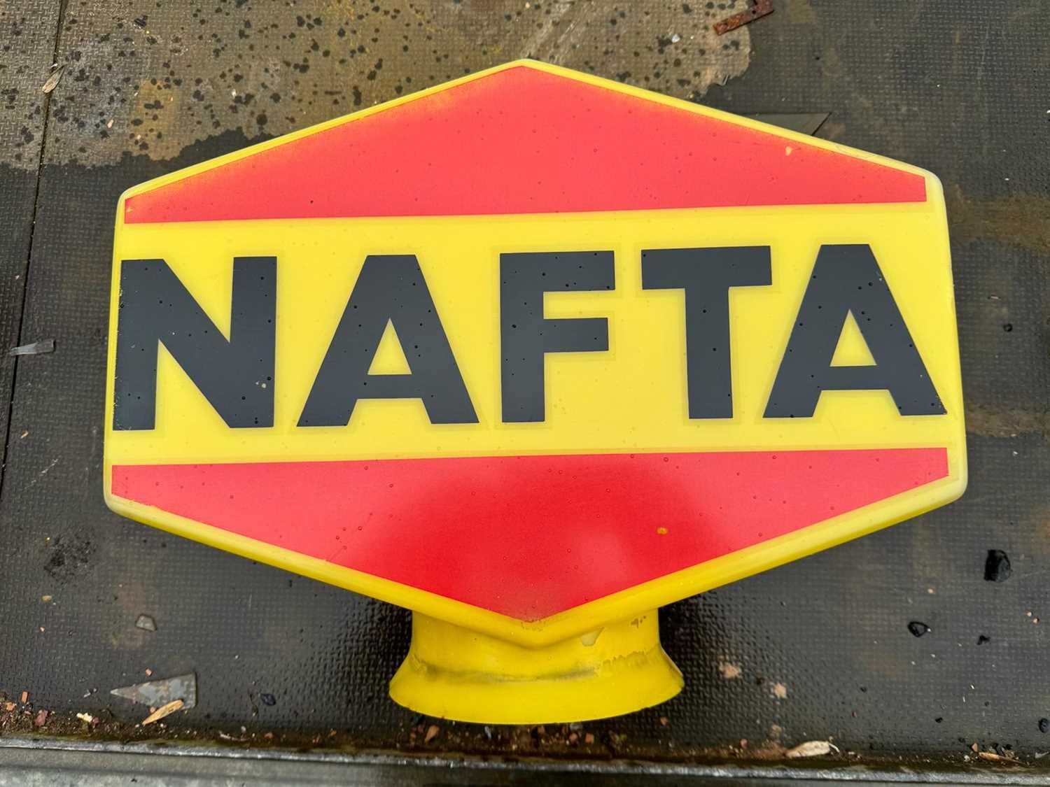 Lot 114 - NAFTA PLASTIC PUMP GLOBE