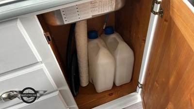 Lot 143 - CABIN / SHEPHERDS HUT