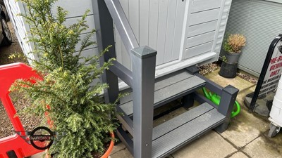 Lot 143 - CABIN / SHEPHERDS HUT