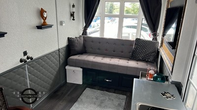 Lot 143 - CABIN / SHEPHERDS HUT