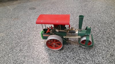 Lot 652 - MODEL TRACTION ENGINE