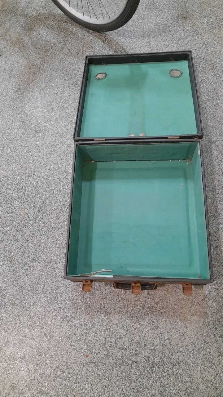 Lot 678 - WOODEN CAR REAR RACK BOX