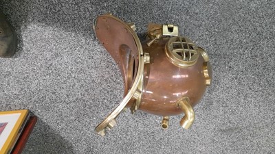 Lot 158 - DIVERS HELMET