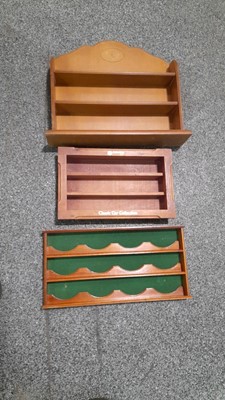 Lot 635 - 3X LITTLE WOODEN DISPLAY SHELVES