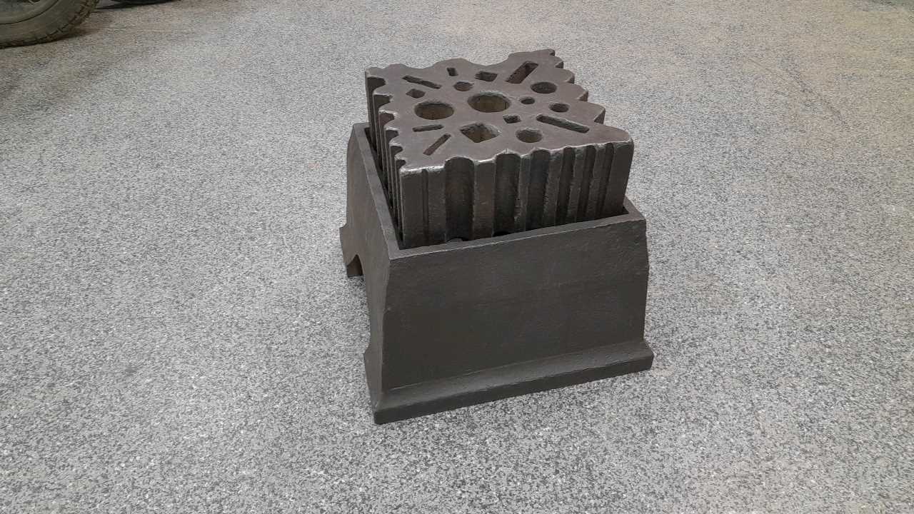 Lot 562 - SWAGE BLOCK & STAND