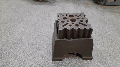 Lot 33 - SWAGE BLOCK & STAND