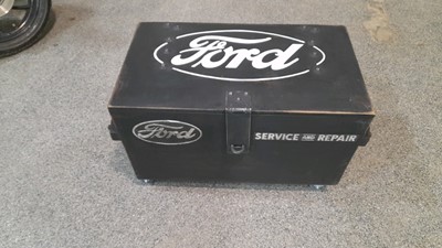 Lot 455 - FORD BOX