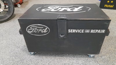 Lot 455 - FORD BOX