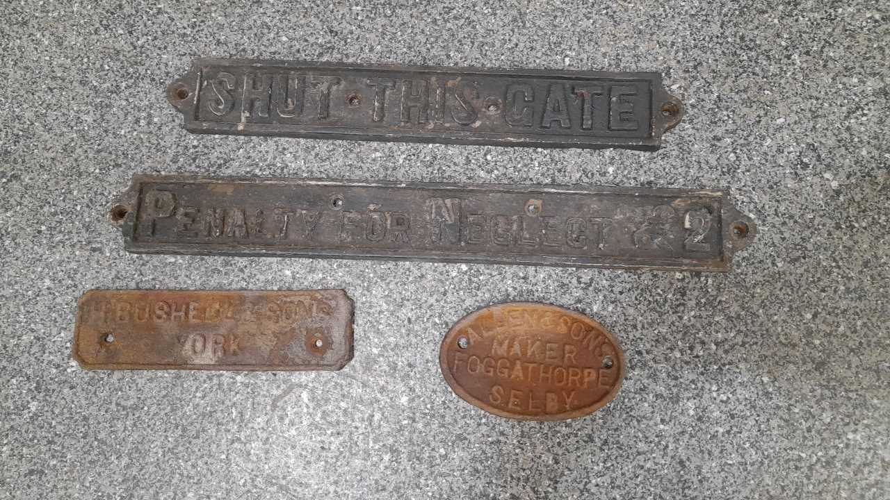 Lot 207 - 4X CAST RAILWAY SIGNS ( ORIGINAL )