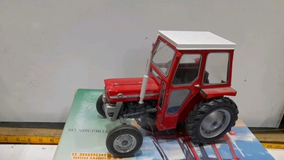 Lot 269 - MASSEY FERGUSON 135 1-16 SCALE MODEL