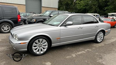 Lot 100 - 2003 JAGUAR XJR V8 S/C AUTO