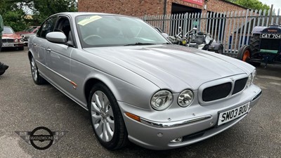 Lot 100 - 2003 JAGUAR XJR V8 S/C AUTO