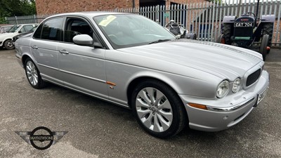 Lot 100 - 2003 JAGUAR XJR V8 S/C AUTO