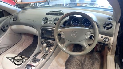 Lot 40 - 2004 MERCEDES SL 350 AUTO