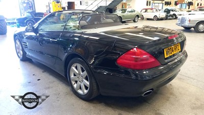 Lot 40 - 2004 MERCEDES SL 350 AUTO