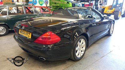 Lot 40 - 2004 MERCEDES SL 350 AUTO