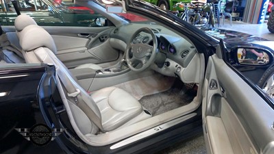 Lot 40 - 2004 MERCEDES SL 350 AUTO