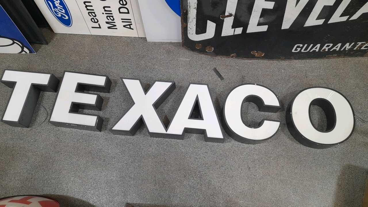 Lot 287 - TEXACO LETTERS 19" TALL