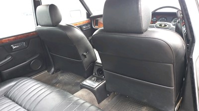 Lot 650 - 1982 DAIMLER SOVEREIGN 4.2 AUTO