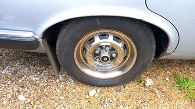 Lot 650 - 1982 DAIMLER SOVEREIGN 4.2 AUTO