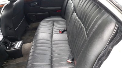 Lot 650 - 1982 DAIMLER SOVEREIGN 4.2 AUTO