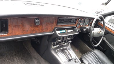 Lot 650 - 1982 DAIMLER SOVEREIGN 4.2 AUTO