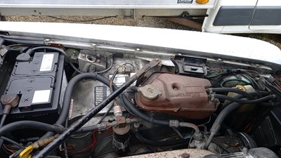 Lot 650 - 1982 DAIMLER SOVEREIGN 4.2 AUTO