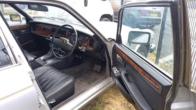 Lot 650 - 1982 DAIMLER SOVEREIGN 4.2 AUTO