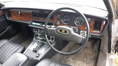 Lot 650 - 1982 DAIMLER SOVEREIGN 4.2 AUTO