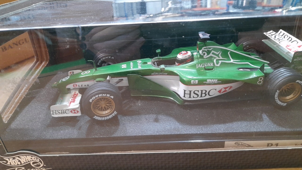 lot-341-4x-1-18-scale-f1-jaguar-hotwheels