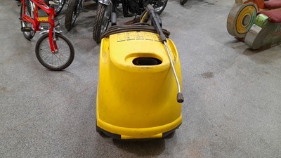 Lot 689 - KARCHER 110V PRESSURE WASHER