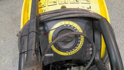 Lot 689 - KARCHER 110V PRESSURE WASHER