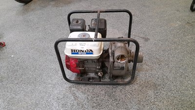 Lot 693 - HONDA WATER PUMP