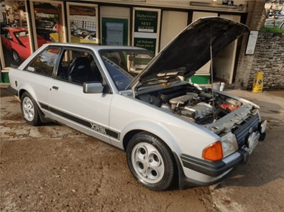 Lot 185 - 1983 FORD ESCORT XR3I